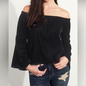 Hollister black off the shoulder top Size Medium